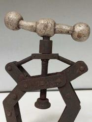 Eskilerden Koleksiyonluk Mengene El Aleti