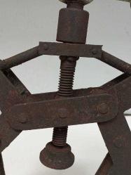 Eskilerden Koleksiyonluk Mengene El Aleti