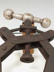 Eskilerden Koleksiyonluk Mengene El Aleti