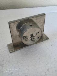 BLESSİNG MARKA METAL KASA NADİR KURMALI  SAAT ÇALIŞMIYOR  HERŞEYİ TAM