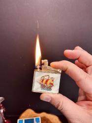 1950's ALMAN JBELO MONOPOL NADİR LAKELİ GEMİ İŞLEMELİ ALTIN KAPLAMA ESKİ İBELO BENZİNLİ ÇAKMAK