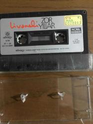 ZÜLFÜ LİVANELİ ZOR YILLAR kaset ( kartonet yok)