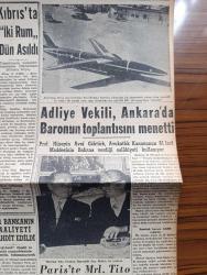 Yeni İstanbul Gazetesi - Turkish Newspaper - 11 Mayıs 1956 - gençlik ve hayat yazan Yavuz Abadan Başmakale - Üç mebus Cemal Köprülü Mahmut Goloğlu ve Kemal Özçoban Demokrat Parti haysiyet divanına veriliyor - Adnan Menderes İstanbul'da - Kıbrıs'ta 2 rum dün asıldı - bir bankanın faaliyeti tahdit edildi - Hürriyet partisinde mukabil hazırlık - Paris'te Mareşal Tito aleyhinde nümayiş - Adliye vekili Hüseyin Avni Göktürk Ankara'da baronun toplantısını men etti - Dük Polo oynuyor fotoğraf - muhtar yazan Fikret Arıt Yazı Dizisi - Bahar bayramı hazırlıkları - belediye reisi Fahrettin Kerim Gökay inşaat sahalarını teftiş etti - Rusya hesabına casusluk yapan Amerikalı kimyager - Macaristan Demir perdeyi açmaya karar verdi - Martine Carol ve eşinin dünkü basın toplantısı fotoğraf - Kore'de savaşan 16 millet temsilcilerinin toplantısı - çukurova'da pamuk tarlaları geç yeşerdi - İstanbul'da sinemalar tiyatrolar müzeler - Ankara İstanbul Radyosu Programı - İstanbulspor 4 Kasımpaşa 4