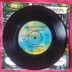 Cem Karaca - Apaşlar Ferdy Klein Orkestrası: İstanbul'u Dinliyorum / Oy Bana Bana (45'lik)