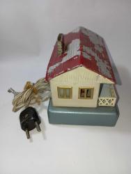 ÖĞRETMENLER BANKASI EV KUMBARA İYİ DURUMDA ANAHTARİ MEVCUT  RESİMLERDEKİ HALİYLE KOLEKSİYON DEKORLUK  #tdkoleksiyonkumbara #tdkoleksiyonogretmelerbankasi