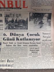 Yeni İstanbul Gazetesi - Turkish Newspaper - 6 Ekim 1958 - Dünya çocuk günü yazan Habip Edib Törehan Başmakale - Beşli konferans için Yunanistan'ın cevabı - İstanbul'un 36. Kurtuluş yıldönümü - 6. Dünya çocuk günü kutlanıyor - 142 işçi dün okmeydanı'nda ev sahibi oldu fotoğraf - İstanbul halkının ziyaretine açılacak olan milli sanayi sergisi devlet demiryolları standı fotoğraf - Diyanet işleri reisi Eyüp Sabri Hayırlıoğlu istifa etmeyecekmiş - Beşinci Fransız Cumhuriyeti doğdu - Adnan Menderes'in tetkikleri - Hilton oteli yiyecek fiyatlarına zam yaptı - Burç falınız - Ankara İstanbul Teknik Üniversite radyo programı - Fenerbahçe Beşiktaş'ı 4 1 yendi fotoğraflar - soyunma odalarında fenerbahçelileri tebrik eden Beşiktaş antrenörü Remondini hakem Faik Gökay'dan şikayet etti - Karagümrük takımı 29 Ekim'de İzmir'de - kadınlar arası yüksek atlama rekoru - Şeref Has - Can Bartu - Atan kazandı Yazan Sulhi Garan - ligde son puan durumu - Refik Koraltan Bursa'da - pul borsası açıldı - karikatür