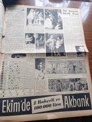 Yeni İstanbul Gazetesi - Turkish Newspaper - 6 Ekim 1958 - Dünya çocuk günü yazan Habip Edib Törehan Başmakale - Beşli konferans için Yunanistan'ın cevabı - İstanbul'un 36. Kurtuluş yıldönümü - 6. Dünya çocuk günü kutlanıyor - 142 işçi dün okmeydanı'nda ev sahibi oldu fotoğraf - İstanbul halkının ziyaretine açılacak olan milli sanayi sergisi devlet demiryolları standı fotoğraf - Diyanet işleri reisi Eyüp Sabri Hayırlıoğlu istifa etmeyecekmiş - Beşinci Fransız Cumhuriyeti doğdu - Adnan Menderes'in tetkikleri - Hilton oteli yiyecek fiyatlarına zam yaptı - Burç falınız - Ankara İstanbul Teknik Üniversite radyo programı - Fenerbahçe Beşiktaş'ı 4 1 yendi fotoğraflar - soyunma odalarında fenerbahçelileri tebrik eden Beşiktaş antrenörü Remondini hakem Faik Gökay'dan şikayet etti - Karagümrük takımı 29 Ekim'de İzmir'de - kadınlar arası yüksek atlama rekoru - Şeref Has - Can Bartu - Atan kazandı Yazan Sulhi Garan - ligde son puan durumu - Refik Koraltan Bursa'da - pul borsası açıldı - karikatür
