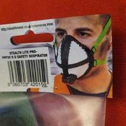 PAKETİ AÇILMAMIŞ STEALTH N99 YÜZ MASKESİ. VİRÜSE MİKROBA KARŞI YÜZDE 99 KORUMA.