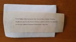 TÜRK HEKİM ve SİYASETÇİ, 1968-1973 İSTANBUL BELEDİYE BAŞKANI DOKTOR FAHRİ ATABEY'İN ORİJİNAL FOTOĞRAFI - 18 x 12 cm EBADINDA - DR. FAHRİ ATABEY, DENİZ EĞİTİM SAHA KOMUTANI TÜMAMİRAL SİNA ÖZDOĞAN İLE ŞEHİR MESELELERİ ve ADALARIN SU DURUMUYLA İLGİLİ KONUŞURKEN ÇEKİLMİŞ BİR KARE