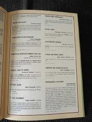 ATATÜRK ve ANITKABİR ( ÖZEL BASKI ) YAZARINDAN İTHAFLI İMZALIDIR.