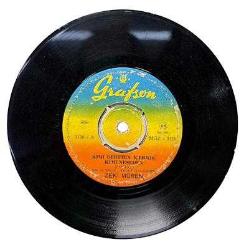 ZEKİ MÜREN - KARAKAŞ GÖZLERİN ELMAS,KİMİ DERTTEN İÇERMİŞ KİMİ NEŞEDEN,ÇOK NADİR 45 DEVİRLİ PLAK 10/8 KONDİSYONDA