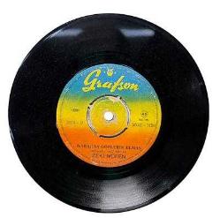 ZEKİ MÜREN - KARAKAŞ GÖZLERİN ELMAS,KİMİ DERTTEN İÇERMİŞ KİMİ NEŞEDEN,ÇOK NADİR 45 DEVİRLİ PLAK 10/8 KONDİSYONDA