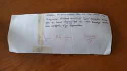 TÜRK HEKİM ve SİYASETÇİ, 1968-1973 İSTANBUL BELEDİYE BAŞKANI DOKTOR FAHRİ ATABEY'İN ORİJİNAL BÜYÜK BOY FOTOĞRAFI - 25 x 10 cm EBADINDA - DR. FAHRİ ATABEY, BELEDİYENİN BİR GAZİNOCUDAN 200 BİN LİRA RÜŞVET ALDIĞI TARTIŞMASININ YAPILDIĞI OTURUMDA, ARKA SIRASINDAKİ ENCÜMEN ÜYESİ MUZAFFER KAVUNOĞLU'NUN ''BUNUN SORUMLUSU BELEDİYE BAŞKANIDIR'' DEDİĞİ ANLARI DİKKATLE DİNLERKEN ÇEKİLMİŞ BİR KARE