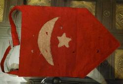 LOT.5 » ESKİLERDEN BAYRAK. ZAMANA BAĞLI DELİKLER VAR.