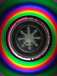 CD Nilüfer esmer günler albümü orijinal 1989 pembe bandrollü dönem baskı albüm. Dinlemeyi etkilemeyen çizikler var sorunsuz çalışıyor koleksiyonluk