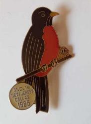 M.D.16 NEW JERSEY DALLAR 1985 / TEK KUŞ TEMALI LIONS BÜYÜK BOY ROZET...