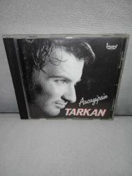 Cd Tarkan Aacayipsin albümü. Orijinal 1994 kırmızı bandrollü dönem baskı albüm. Kartonette minik yırtık ile dinlemeyi etkilemeyen çizikler var sorunsuz çalışıyor