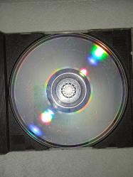 Cd Tarkan Aacayipsin albümü. Orijinal 1994 kırmızı bandrollü dönem baskı albüm. Kartonette minik yırtık ile dinlemeyi etkilemeyen çizikler var sorunsuz çalışıyor