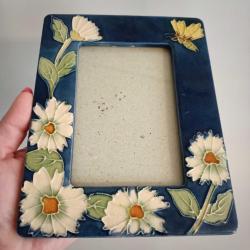 Kelebek Detaylı Çiçekli Seramik Çerçeve