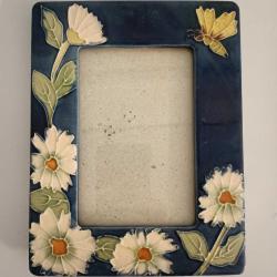 Kelebek Detaylı Çiçekli Seramik Çerçeve