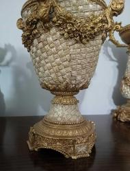 Neoklasik Dönemin Yansımalarını Taşıyan Antika Altın Varaklı Konsol Takımı - Şamdan ve Kupa Set