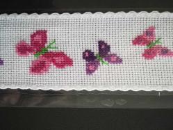 El Emeği Göz Nuru Kelebek Motifli Kanaviçe Kitap Ayracı