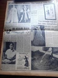 Yeni İstanbul Gazetesi - Turkish Newspaper - 1 Mart 1953 - iç politikamızın başlıca gayeleri yazan Mustafa Nermi Başmakale - Türkiye Yunanistan Yugoslavya arasında üçlü muahede dün imzalandı - Celal Bayar ve Adnan Menderes Yunan ve Yugoslav Dışişleri vekilleri ile bir arada fotoğraf - Üç memleket Dışişleri vekili elele fotoğraf - İran Şahının Avrupa seyahati karışıklıklara sebep oldu - 1953 bütçe kanunu dün kabul edildi - Verem Savaş derneği kongresinde Hadise fotoğraf - küçük insanlar yazan Faik Baysal Yazı Dizisi - büyük kardeşim Atatürk anlatan Makbule Atadan Yazı Dizisi - pazar saatleri yazan Bedii Faik - lanetli mahalle yazan Mehmet Davaz Yazı Dizisi - burç falı - ondokuzuncu asır İstanbul asayişi Nazım Yücelt - birleşik Amerika yeni Roma Büyükelçisi Bayan Luce fotoğraf - batı müziği sanatkarları Charles Gounod - dünya mutfaklarını dolaşalım Arnavutluk yazan Ayşe Nur - Queen Mary New York'ta rıhtıma nasıl yanaştı - Puro tuvalet sabunu - Jawa motosiklet - Çapamarka - Tural
