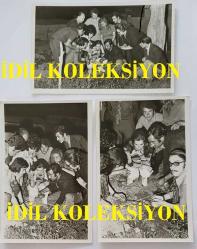 HÜLYA KOÇYİĞİT'İN KARDEŞİ NİLÜFER KOÇYİĞİT'İN ORİJİNAL 3'LÜ FOTOĞRAF SETİ - 14 x 9 cm EBADINDA - NİLÜFER KOÇYİĞİT, ÖLEN KAPLUMBAĞASINI GÖMERKEN ÇEKİLMİŞ 3 FARKLI KARE. ŞABAN ERDEM