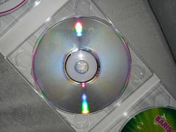 CD Barış Manço arşiv serisi 1. 3 Cd bir arada. müsaadenizle çocuklar,  hal hal, çocuk şarkıları volume 2. Dinlemeyi etkilemeyen çizikler var. Sorunsuz çalışıyor, koleksiyonluk