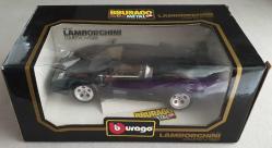 İTALYAN ORJİNAL BURAGO MARKA 1/18 ÖLÇEKLİ 1988 MODEL LAMBORGHINI COUNTACH DIECAST MODEL ARABA