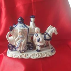 Vintage Viktorya Dönemi At Arabası Figürleri / Mavi ve Beyaz Koleksiyonluk Porselen Dekor