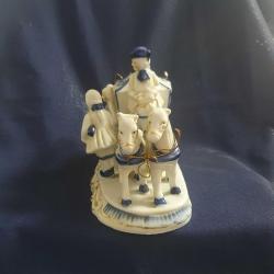 Vintage Viktorya Dönemi At Arabası Figürleri / Mavi ve Beyaz Koleksiyonluk Porselen Dekor