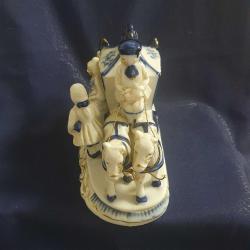 Vintage Viktorya Dönemi At Arabası Figürleri / Mavi ve Beyaz Koleksiyonluk Porselen Dekor