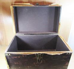 ViNTaGe ESKİTME AHŞAP SANDIK.....