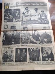 Hürriyet Gazetesi - Turkish Newspaper - 15 Eylül 1966 - 219 gün komada kaldıktan sonra dün vefat eden Cemal Gürsel Anıtkabir'e gömülecek Fotoğrafı - Cemal Gürsel'in gençlere öğütleri - Süleyman Demirel'in mesajı Cemal Gürsel milletine vatanına aşk'la ve güvenle bağlıydı - İsmet İnönü Cemal Gürsel tarihimizde daima takdir ve teşekkür duyguları ile alınacaktır dedi - cumhurbaşkanı Cevdet Sunay şanlı Türk tarihi Cemal Gürsel'i unutturmayacaktır dedi - Cemal Gürsel'in hastalığı 1960'da başlamıştı - Cemal Gürsel'in Amerika'ya gidişi gelişi fotoğraf - Cemal Gürsel'in 71 yılı - burç falı - aşka inandım yazan ve çizen Faruk Geç - bizimkiler yazan Kemal Bisalman çizen Sezgin Burak - Cemal Gürsel aramızda iken - ordunun babası Cemal ağasıydı fotoğraf - Cemal Gürsel İzmir'deki evinde fotoğraf - iki eski asker iki eski dost İsmet İnönü ve Cemal Gürsel Fotoğrafı - Cemal Gürsel Eyüp Han ve İran Şahı ile fotoğraf - Amerikan başkanı Johnson ile Cemal Gürsel Fotoğrafı - İngiltere kraliçesi Elizabeth