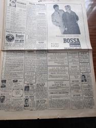 Hürriyet Gazetesi - Turkish Newspaper - 21 Mayıs 1966 - 100 yabancı alim Güneş tutulmasını en iyi ve net şekilde ayvalık'ta tespit etti fotoğraf - alimleri korkutmamak için tek silah patlamadı - istanbullular meraklı takip ettiği Güneş tutulmasını isli camlarla gözlemledi fotoğraf - kaçakçılardan 100 bin lira alan jandarmalar adliyeye verildi - seçim kanunu için Adalet Partisi ısrar edecek - tezgahtar Nükhet Çelikyay halep'te 5 sarrafı dolandırmış fotoğraf - Güneş nasıl tutuluyor - Türkiye'nin ilk istatistikçisi Ratıp Yüceuluğ öldü - Süleyman Demirel iktisadi seferberliğe başlayacağız dedi - aşk ve macera romanı Bu Bir başka aşk çizen Faruk Geç - bizimkiler yazan Kemal Bisalman çizen Sezgin Burak - İstanbul Ankara İzmir Radyosu Programı - Pervin Par öfkeli dağlarda Ekrem Bora ile fotoğraf - Selma Güneri ve Esen Püsküllü Fotoğrafı - perdede çocuk yıldız sıkıntısı devam ediyor - Göksel arsoy hayranlarına imza veriyor fotoğraf - Zeynep Değirmencioğlu fotoğraf - Sadri Alışık fotoğraf