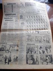 Hürriyet Gazetesi - Turkish Newspaper - 7 Mayıs 1966 - senatör Sıtkı ulay Mecliste dayak yedi - Sıtkı Ulay dayak yeme hadisesinin çıkışı - Muammer Dirik Adalet Partisinden ihraç edildi - Kıbrıs için Türk ve Yunan başbakanları görüşecek - trafik polisinin yeni mensupları - 20 ilkokul öğrencisi kurs görüp polis oldu fotoğraf - Nazmiye Demirel Sefirelere çay verdi fotoğraf - esrarengiz Amerikalı Rogers Raner kiraladığı kotranın Kaptan ve tayfasını öldürmekle suçlandı fotoğraf - Yarın anneler günü - geçen sene 69 işçinin öldüğü yeni çeltek'te 600 işçi ocağa inmiyor - Bursa Türkiye İşçi Partisi merkezini basanlar mahkum oldu - burç falınız - Unkapanı geçidinin eksik kısmında tamamlanıyor - aşk ve macera romanı bu bir başka aşk çizen Faruk Geç - bizimkiler yazan Kemal Bisalman çizen Sezgin Burak - aşk ve macera romanı dön bana sevgilim - İstanbul Ankara İzmir Radyosu Programı - Singer dikiş makinası - Türk yükseltme cemiyetinin daveti - İdealtepe plaj moteli - serbest kürsü herkese söz hakkı