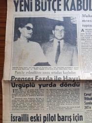 Hürriyet Gazetesi - Turkish Newspaper - 1 Mart 1966 - yeni bütçe kabul edildi kabul 237 red 200 çekimser Çankırı milletvekili M.Ali Arsan - caz yıldızı gibi gana lideri Khow Amihyia Fotoğrafı - liseyi bitirenler yedek astsubay olacak - İsmet İnönü iktidar rejimi tehlikeye düşürüyor dedi - Cevat Odyakmaz'ın İltihakı ile Adalet Partisi'nin sandalye sayısı 241'e yükseldi - İsrail eski pilot Abraham Nathan barış için tek başına Mısıra uçtu - İETT Genel Müdürü Orhan İlter emekliye sevk edildi - Yörük güzeli Teslime zifaf gecesi satıldı yaşlı adamı döve döve hastanelik etti fotoğraf - Cemal Gürsel sakin bir gece geçirdi - aşk ve macera romanı Kader çizgileri çizen Faruk Geç - İstanbul'un kanalizasyonu 25 yılda tamamlanacak - burç falınız - bizimkiler yazan Kemal Bisalman çizen Sezgin Burak - Marshall - artistliği fiyasko ile sona eren Prenses Süreyya köşkü'ne kapandı fotoğraf - anası merkep babası zebra olunca yavru bir acayip çıktı fotoğraf - dünyanın en zengin adamı petrolcü Paul Getty