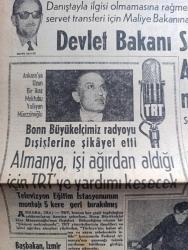 Hürriyet Gazetesi - Turkish Newspaper - 24 Şubat 1966 - Suriye'de solcu ihtilal - iktidarı ele geçiren subayların başında Ordu kurmay Başkanı general Salah Cedid var - Devrilen lider General Emin El Hafız kimdir fotoğraf - Bonn büyükelçimiz Ziya Müezzinoğlu radyoyu dış işlerine şikayet etti - Almanya işi ağırdan aldığı için TRT'ye yardımı kesecek - Devlet bakanı Refet Sezgin Prens Ahmet'in işi ile meşgul olmuş - Başbakan Süleyman Demirel İzmir tekstil grevini halle çalışıyor - Sovyetler uzaya 2 köpek gönderdi - eski Başbakan Suat Hayri Ürgüplü Servet transferinin kaldırılmasına çalışacağını söyledi - Cemal Gürsel'e ağız yolu ile gıda veriliyor - Suriye'deki ihtiyar yüzünden hacı adayları da gidemiyor - Muharrem Demirbay Cafer Paşa'nın 265 cilt kitabını 200 liraya sattı fotoğraf - aşk ve macera romanı Kader çizgileri çizen Faruk Geç - bizimkiler yazan Kemal Bisalman çizen Sezgin Burak - Ortaköy Camii 8 yıldır tamirde - Pop sentetik çamaşır tozu - Faşing yolcu edildi fotoğraflar