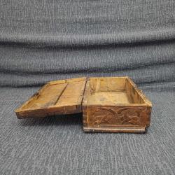Antika ahşap kutu