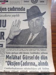 Hürriyet Gazetesi - Turkish Newspaper - 10 Şubat 1966 - beyin komasına giren Cemal Gürsel oksijen çadırında - felç Devlet reisimizin bütün vücuduna yayıldı - Cemal Gürsel'in durumu çok ağır fotoğraf - Melahat Gürsel de Oksijen çadırına alındı - başbakanlığın tebliği - Süleyman Demirel tehditçi siyasi eşkıyalara kanun ceza verir - Cemal Gürsel'e gelen son kriz Apopleksi Serebral - firari yassıada mahkumları affedilmeyecek - İç politikada gerginliğe çare aranıyor - telefonu Suzan Sirel'in başına vurup kolundaki altın bilezikleri alan Ahmet Şentaş - İsrail'de Beatle müziği yasaklandı - karayollarını asker ekipler kontrol edecek - Kader çizgileri çizen Faruk Geç - bizimkiler yazan Kemal Bisalman çizen Sezgin Burak - İstanbul Ankara İzmir Radyosu Programı - Beylerbeyi Altınyıldız elbiselik kumaş - Amerikan başkanı Johnson Vietnam'da saldırana karşı savaşacağız dedi - Tahsin Öztin serbest kürsüde çıkan bir okuyucu şikayetinden mahkum oldu - Lordlara layık bir hapishane Durham Cezaevi foto