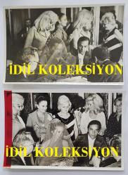 YEŞİLÇAM'IN UNUTULMAZ OYUNCUSU LEYLA SAYAR'IN ORİJİNAL 2'Lİ FOTOĞRAF SETİ - 18 x 12 cm EBADINDA - LEYLA SAYAR, ERDAL KASİDECİOĞLU İLE EVLENİRKEN NİKAH TÖRENLERİNDE İMZA ATTIKLARI ANLARDA ÇEKİLMİŞ 2 ÖZEL KARE. 1974