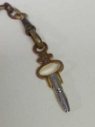 Antika Cep Saati Kösteği ve Anahtarı