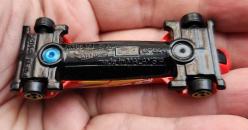 *** MATTEL HOT WHEELS 2014 METAL MODEL ARABA. YARIŞ ARABASI-ICE STORMER-KIRMIZI. YENİ GİBİ İKİNCİ EL.