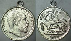 İNGİLTERE 1911 KRAL 7. EDWARD VE ST. GEORGE TEMALI KOLYE UCU. 19 mm ALÜMİNYUM ÜSTÜ PARLAK KAPLAMA.