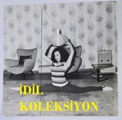 YEŞİLÇAM'IN UNUTULMAZ OYUNCUSU LEYLA SAYAR'IN ORİJİNAL BÜYÜK BOY FOTOĞRAFI - 18 x 18 cm EBADINDA - LEYLA SAYAR, EVİNDE AEROBİK YAPARKEN ÇEKİLMİŞ BİR KARE