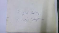 GÖKSEL ARSOY ve YEŞİLÇAM'IN UNUTULMAZ OYUNCUSU LEYLA SAYAR'IN ORİJİNAL BÜYÜK BOY FOTOĞRAFI - 24 x 18 cm EBADINDA - LEYLA SAYAR, GÖKSEL ARSOY ve SEVDİKLERİYLE BİRLİKTE BİR ŞEYLER YEDİĞİ SIRADA HATIRA POZU VERİRKEN ÇEKİLMİŞ BİR KARE... ÖZEL ARŞİV