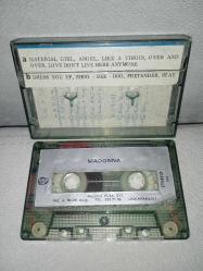 Kaset Madonna like a virgin albümü. Orijinal. Dönem Kağıt Baskı. Kaset ve kartonette yazı var. Sorunsuz çalışıyor
