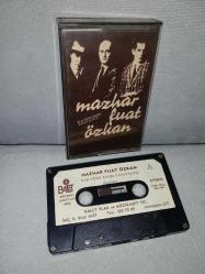 Kaset MFÖ Mazhar Fuat Özkan ele güne karşı yapayalnız albümü. Orijinal 1984 balet plak dönem Kağıt Baskı. Sorunsuz çalışıyor