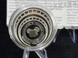 Muhsin Ertuğrul – Geleneksel Türk Tiyatrosu Serisi No:6 Gümüş Hatıra Sikkesi (Darphane, 925 Ayar, Proof)